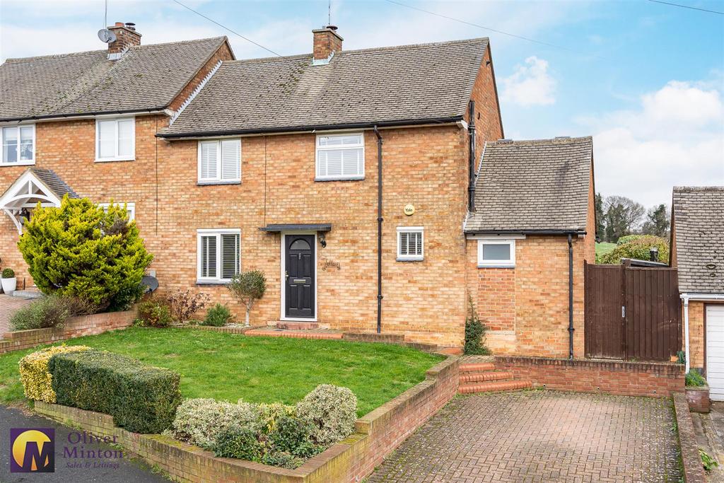 Trotters Gap, Stanstead Abbotts 2 bed semidetached house £425,000