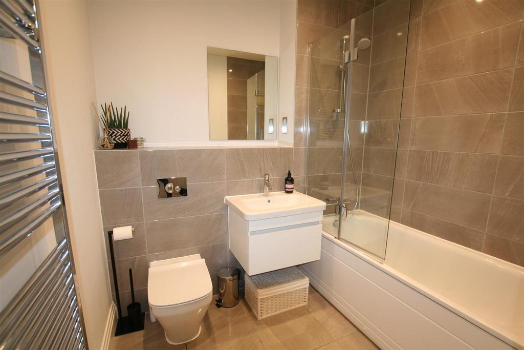 Kingstreet,15bathroom.JPG