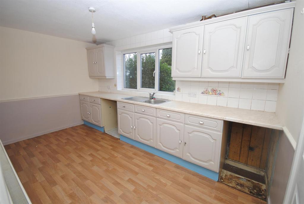 52stationroadkitchen.JPG