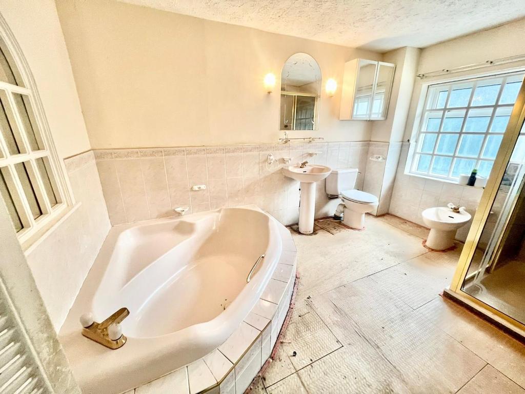 Ensuite Bathroom