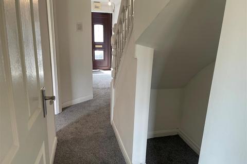8 Cae Du Bach, Llanelli, SA15 3AQ