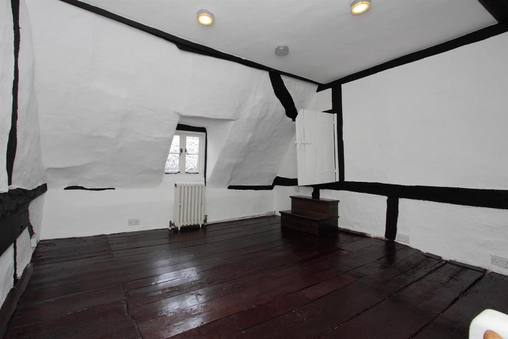 Main bedroom and door to ensuite.jpg