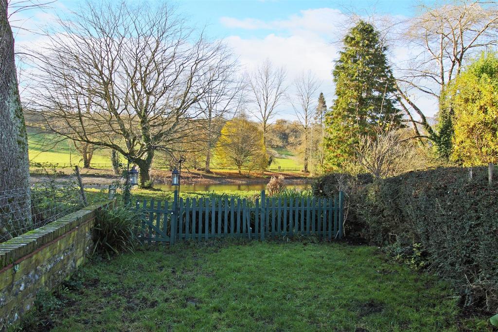 Garden & Views.jpg