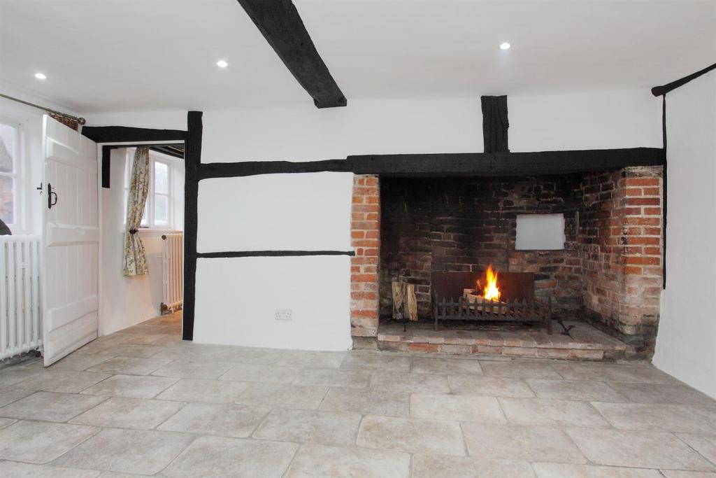 Sitting room & Inglenook.JPG