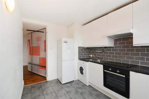 2 bedroom flat to rent - 50 Roman Road, London