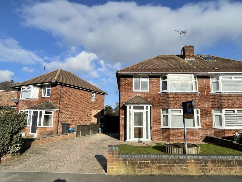 Lavington Drive, Longlevens, Gloucester 3 bed semidetached house £