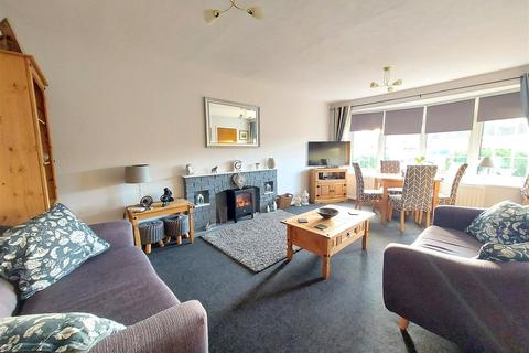 48 Beechfield Drive, Kidderminster, DY11 5HQ