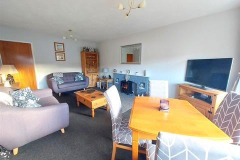 48 Beechfield Drive, Kidderminster, DY11 5HQ
