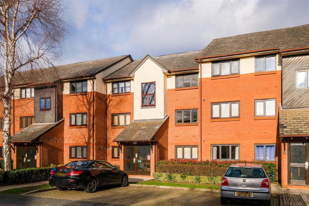 Maple Gate, Loughton 1 bed flat £250,000