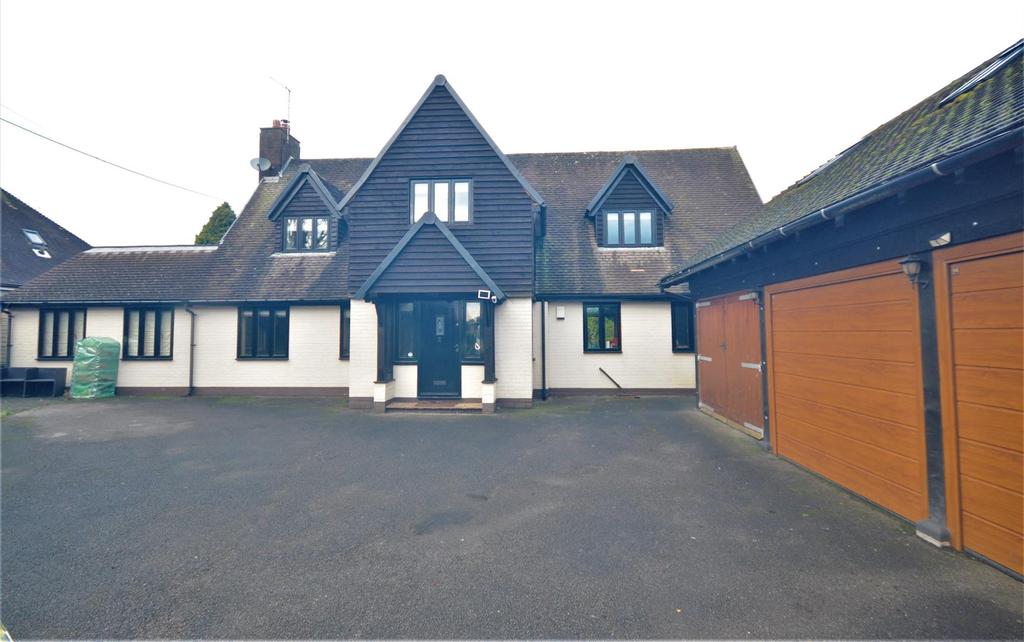 Longton Road, Barlaston, StokeOnTrent 3 bed detached house £2,500