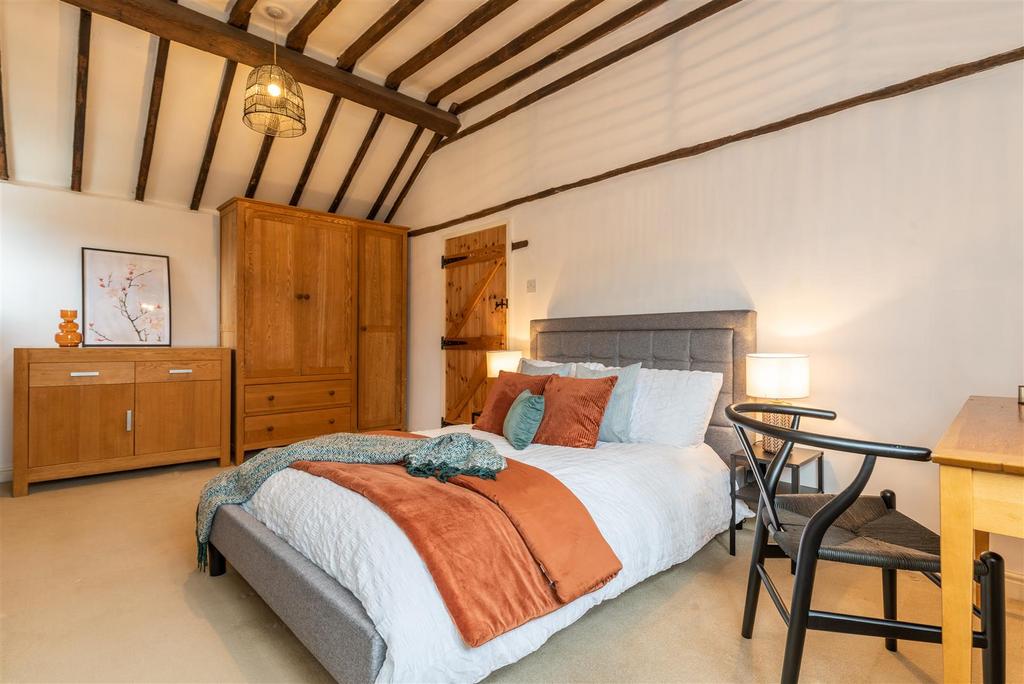 BEDROOM 1 C.jpg