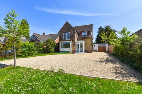 4 bedroom detached house for sale, *CHAIN FREE* Fishbourne Lane, Ryde