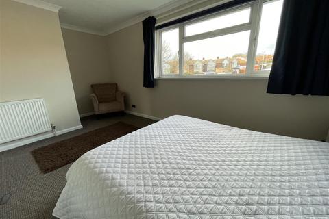 3 Combe Close, Leicester, LE3 9TJ