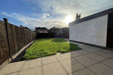 3 Combe Close, Leicester, LE3 9TJ