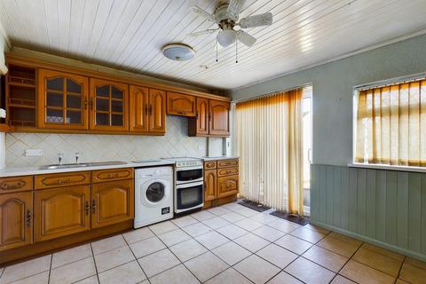 21 Overbury Crescent, New Addington, Croydon, CR0 0LR