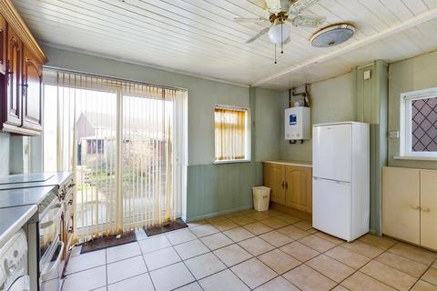 21 Overbury Crescent, New Addington, Croydon, CR0 0LR