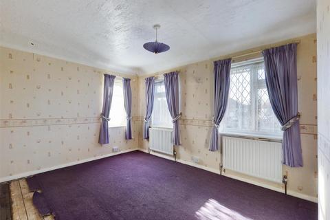 21 Overbury Crescent, New Addington, Croydon, CR0 0LR