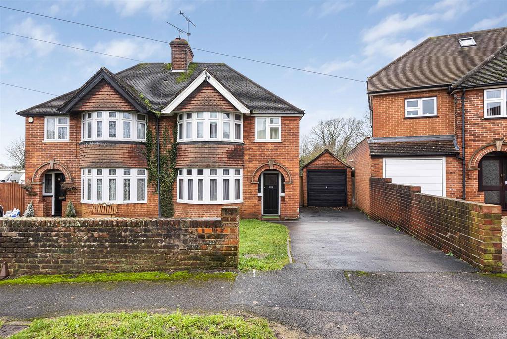 Berkeley Avenue, Reading, RG1 3 bed semidetached house £430,000