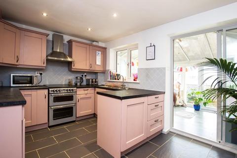 4 Hesketh Close, Darwen, BB3 2UR