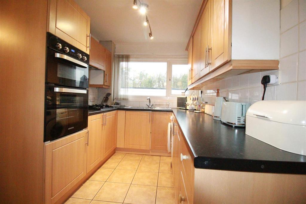 Valley Way, Stevenage, Hertfordshire 3 bed end of terrace house £349,995