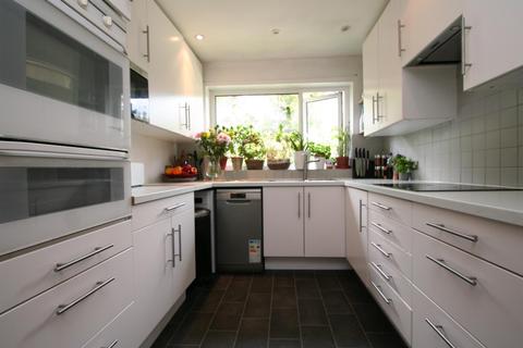 8 Luscombe Close, Caversham, Reading, RG4 5LG