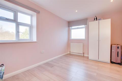4 bedroom end of terrace house for sale - Capel Road, Enfield