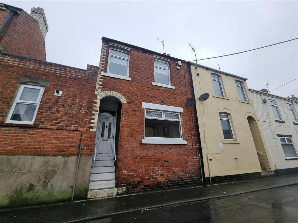Arthur Street, Crook 2 bed terraced house £470 pcm (£108 pw)