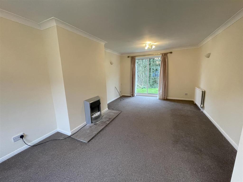 Pinewood Drive, Scarborough 4 bed detached house £1,100 pcm (£254 pw)
