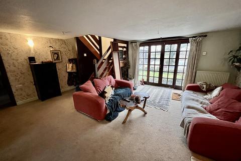 5 bedroom property with land for sale - Broad Oak, Carmarthen