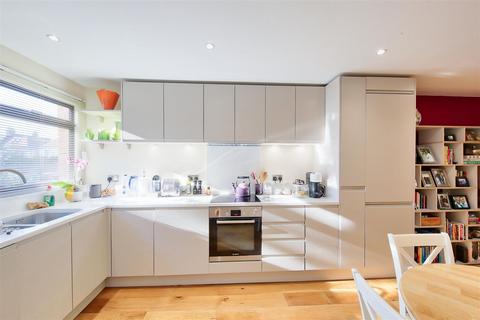 14 Cambridge Close, London, SW20 0PT