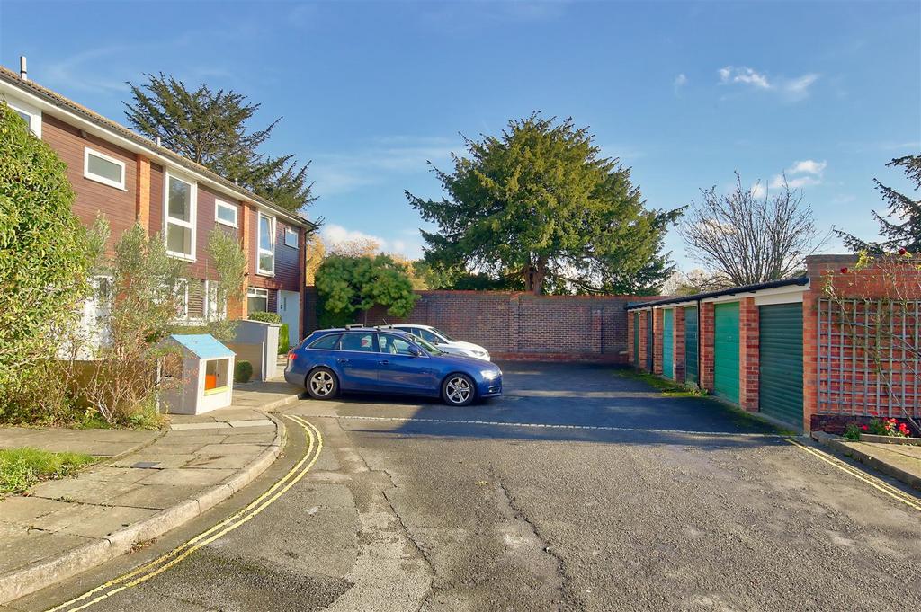 Garages.jpg