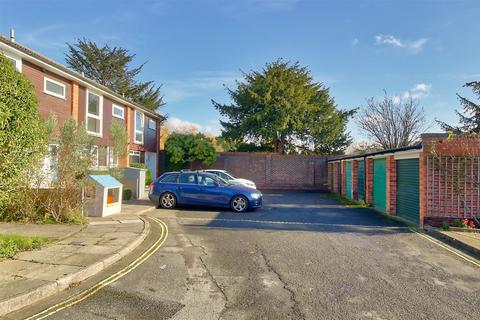 14 Cambridge Close, London, SW20 0PT