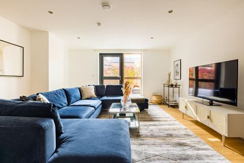 2 bedroom apartment to rent, Gwendolen Avenue, London, SW15