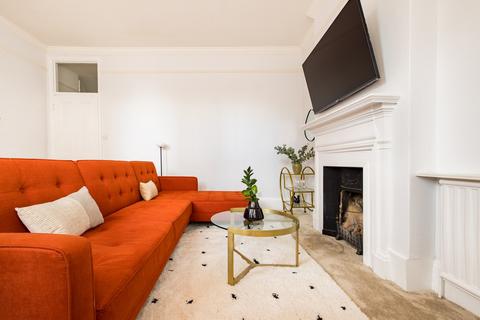 2 bedroom apartment to rent, Fulham Road, London, SW6