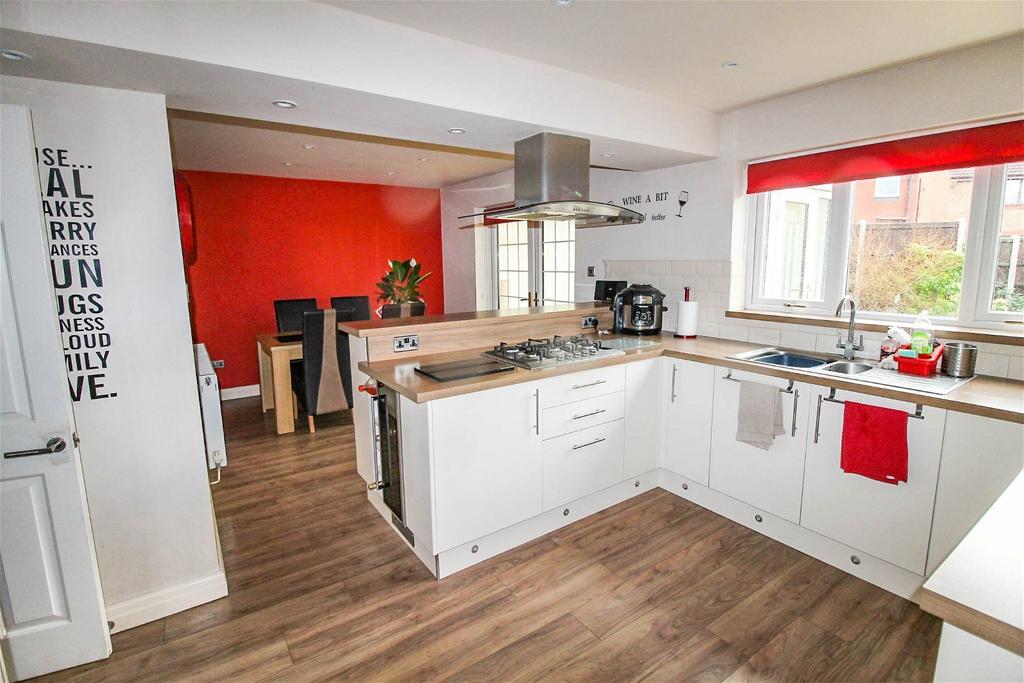 Lon Bedw, Rhyl 4 bed detached house £260,000