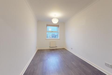 2 bedroom flat to rent, Chatsworth Square, Hove, BN3