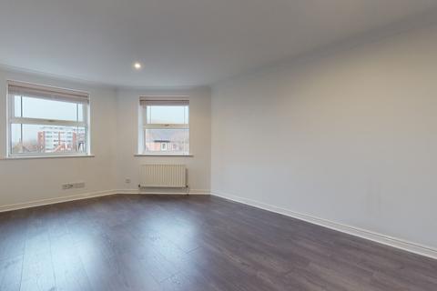 2 bedroom flat to rent, Chatsworth Square, Hove, BN3