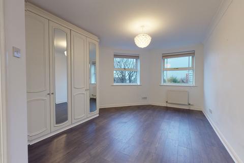 2 bedroom flat to rent, Chatsworth Square, Hove, BN3