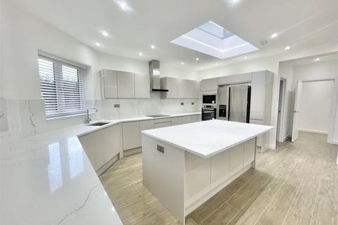 6 bedroom detached house to rent, Deacons Hill Road, Elstree, Borehamwood, Hertfordshire, WD6
