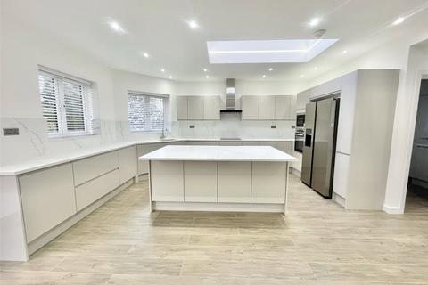 6 bedroom detached house to rent, Deacons Hill Road, Elstree, Borehamwood, Hertfordshire, WD6