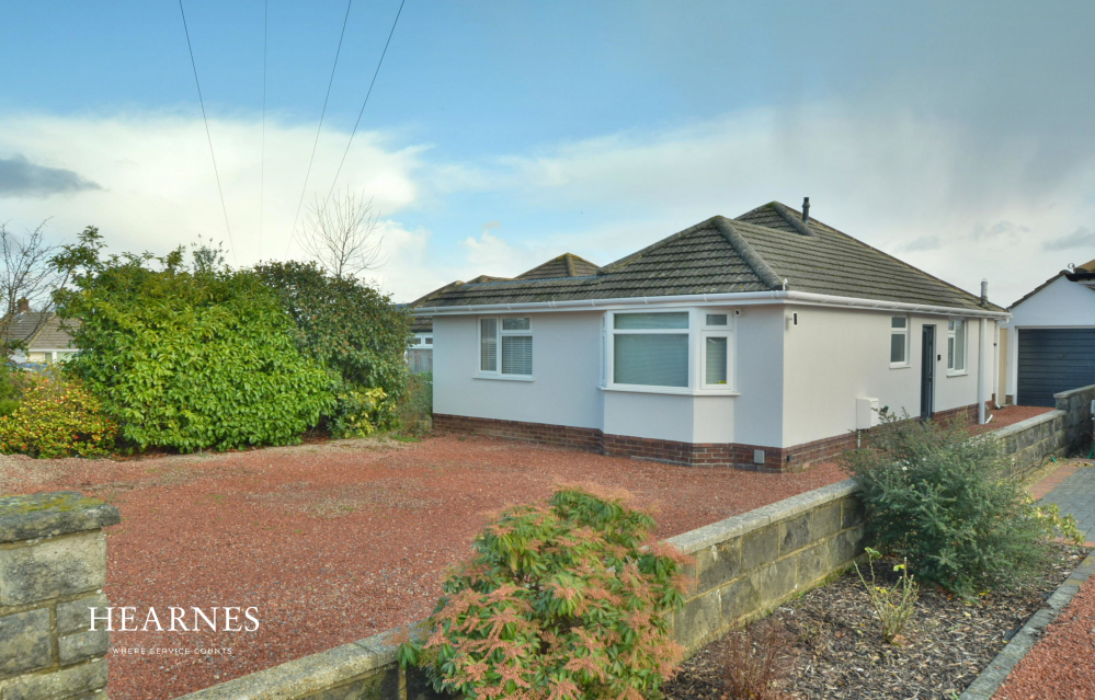 Venning Avenue, Bearwood, Bournemouth, BH11 9QG 3 bed detached bungalow