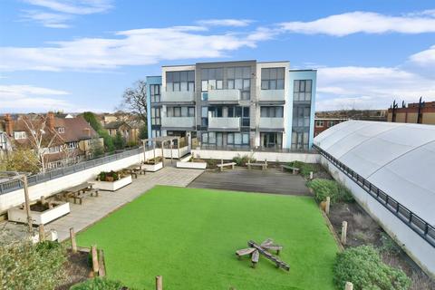 2 bedroom apartment for sale, Cavalier Close, Wallington, Surrey