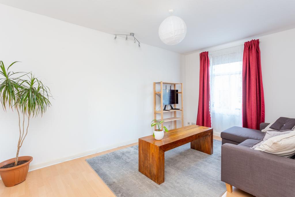 3a, Market Street, Musselburgh, EH21 6PS 2 bed ground floor flat £40,000