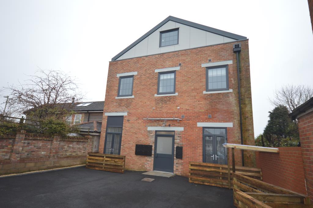 Western Road, Lymington, Hampshire... 1 bed apartment to rent £850