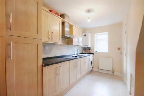 6 bedroom semi-detached house to rent - Maple Place, Yiewsley UB7