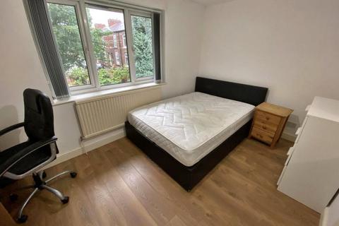 2 bedroom terraced house to rent, Derby Road, Manchester, Greater Manchester, M14