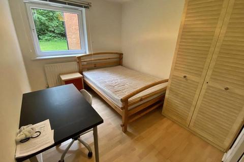 2 bedroom flat to rent, Whiteoak Road, Manchester, Greater Manchester, M14