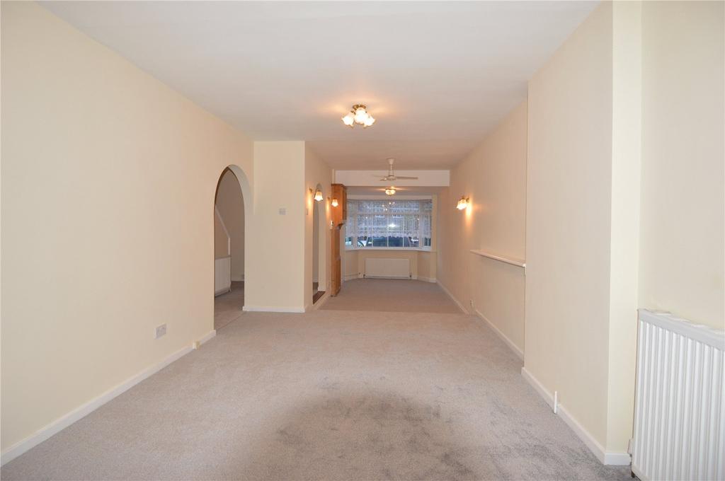 Three Oaks Road, Wythall, Birmingham, Worcestershire, B47 3 bed semidetached house £1,200 pcm