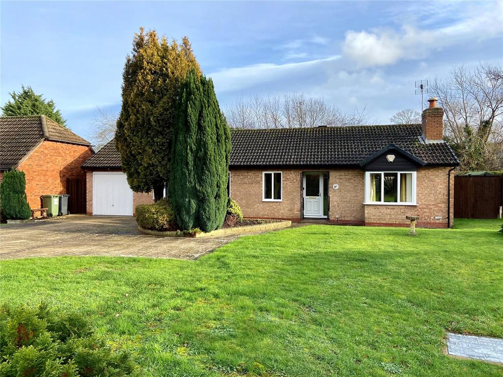 Appleton Way, Hucclecote, Gloucester, GL3 3 bed bungalow - £1,350 pcm ...