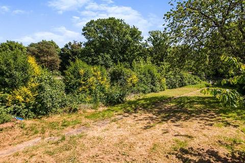 44 Rollesby Road, Chessington, KT9 2BZ